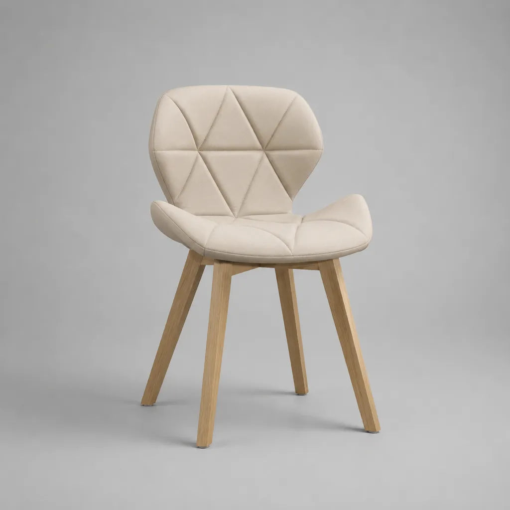 Sedia da pranzo imbottita in similpelle beige con schienale arrotondato e gambe in legno massello, 58 × 58 × 82 cm